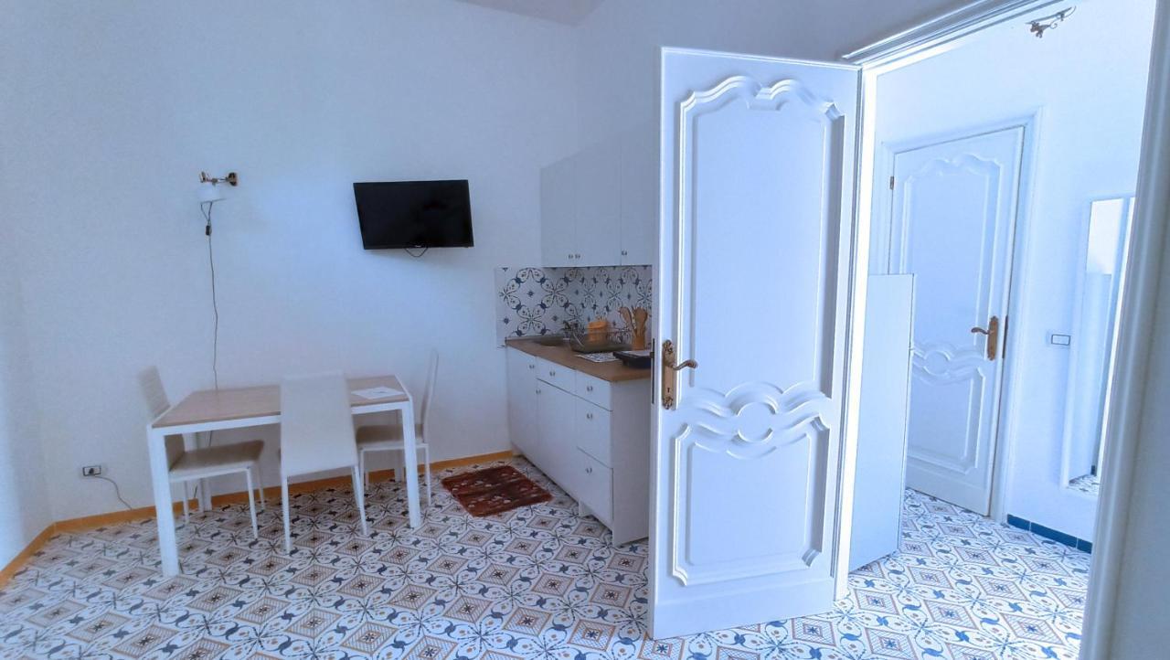 Villa Mary - Apartments Trani Εξωτερικό φωτογραφία