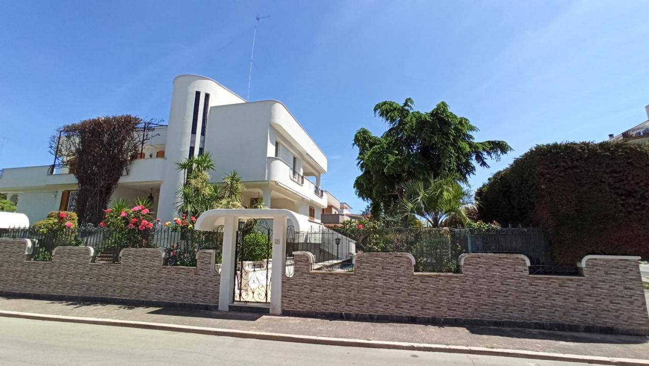 Villa Mary - Apartments Trani Εξωτερικό φωτογραφία